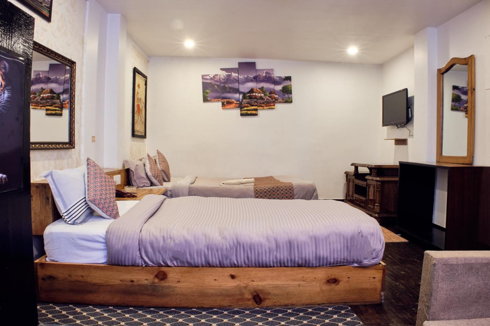 Hotel Shree Tara Катманду Экстерьер фото