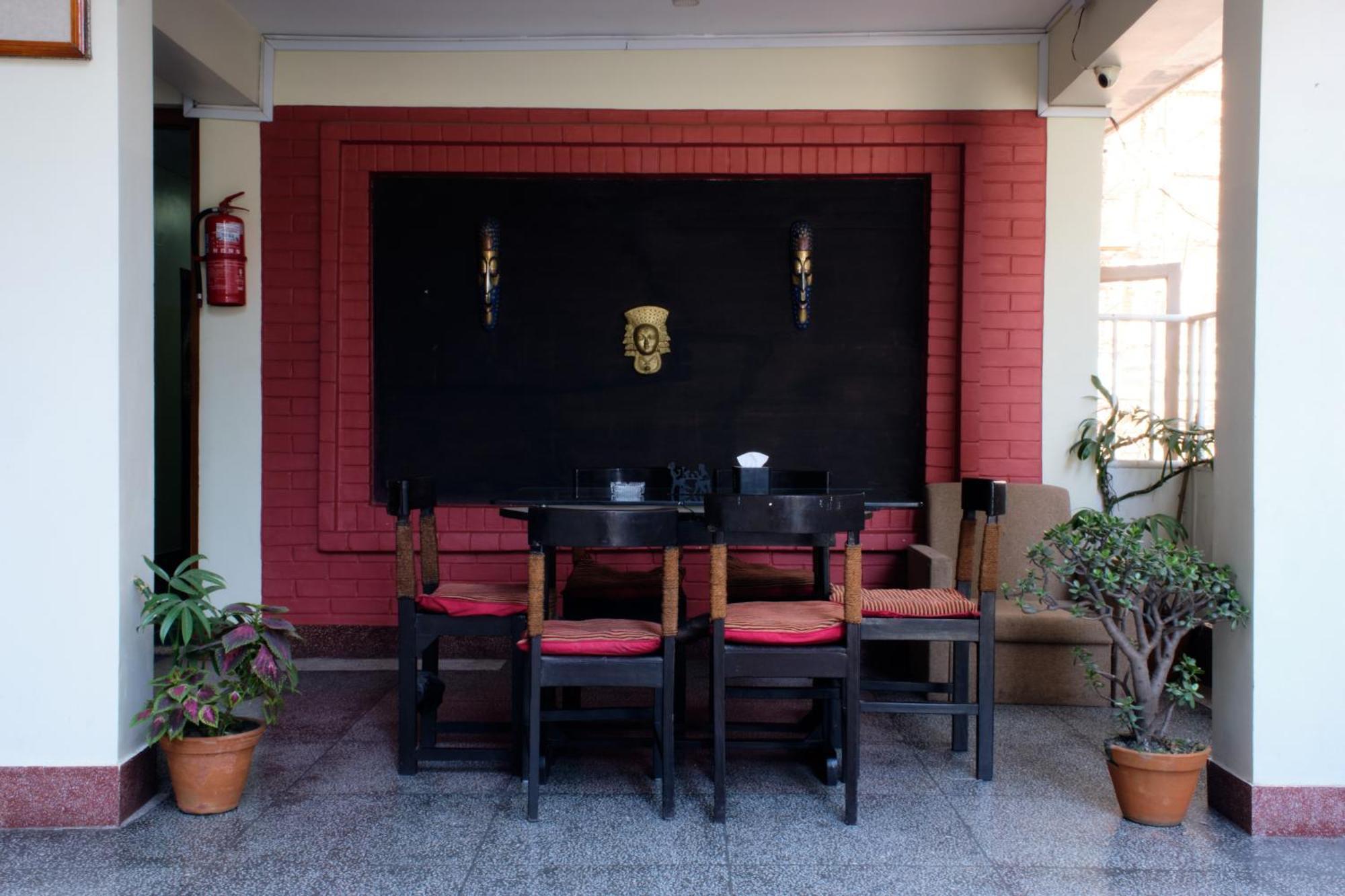 Hotel Shree Tara Катманду Экстерьер фото