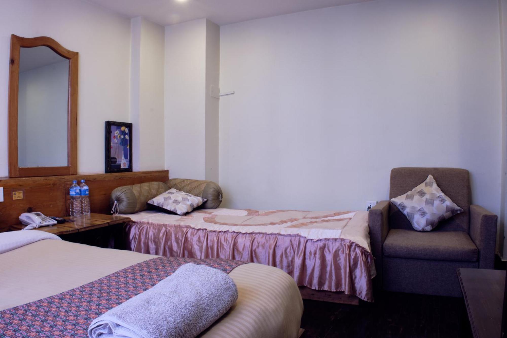 Hotel Shree Tara Катманду Экстерьер фото