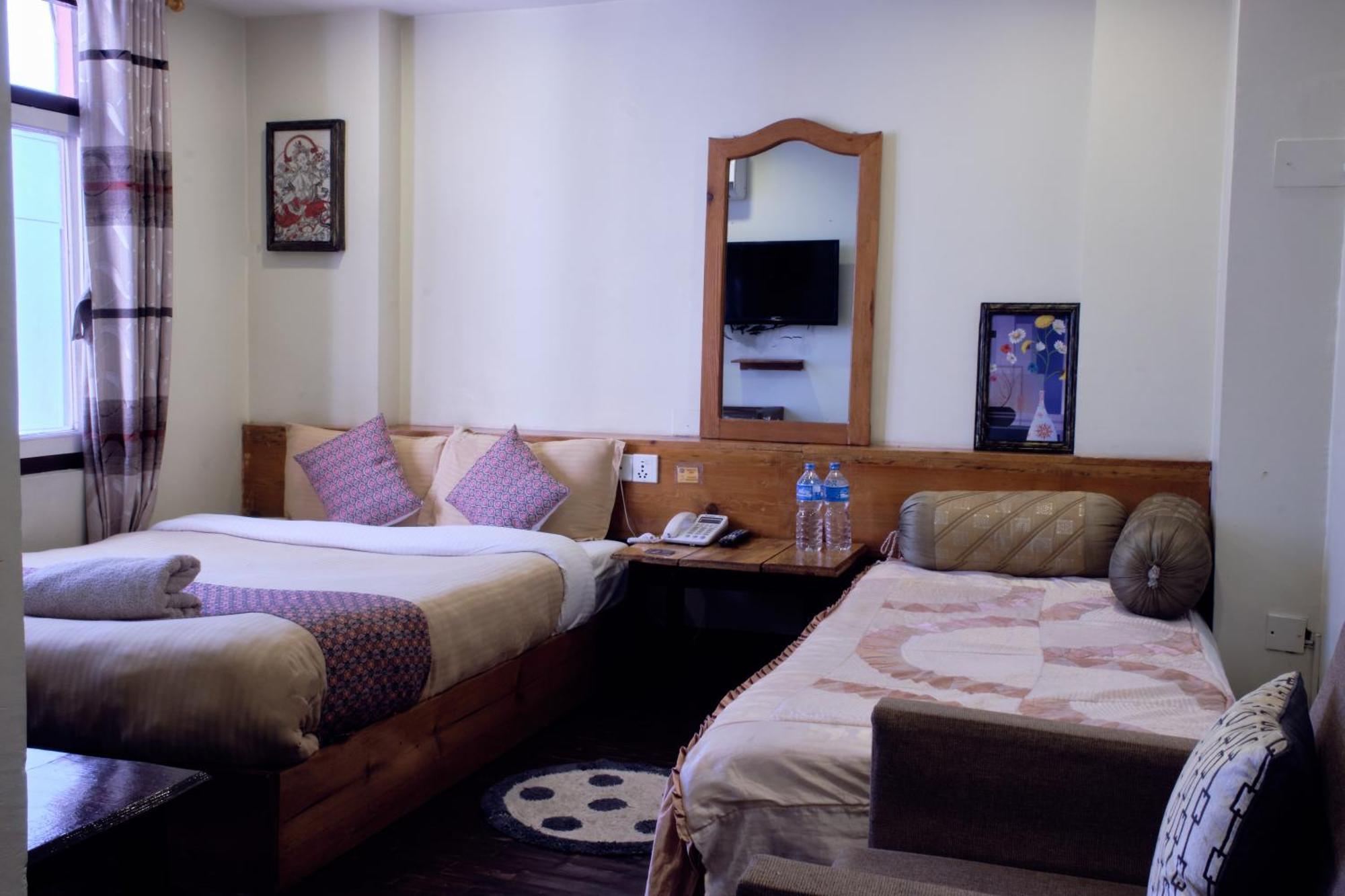 Hotel Shree Tara Катманду Экстерьер фото
