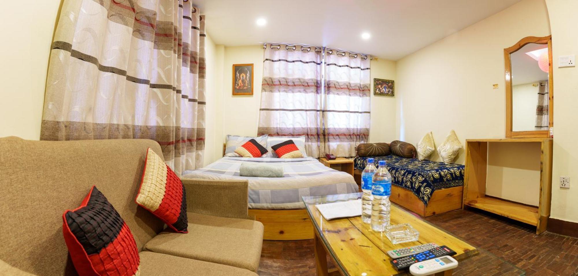 Hotel Shree Tara Катманду Экстерьер фото