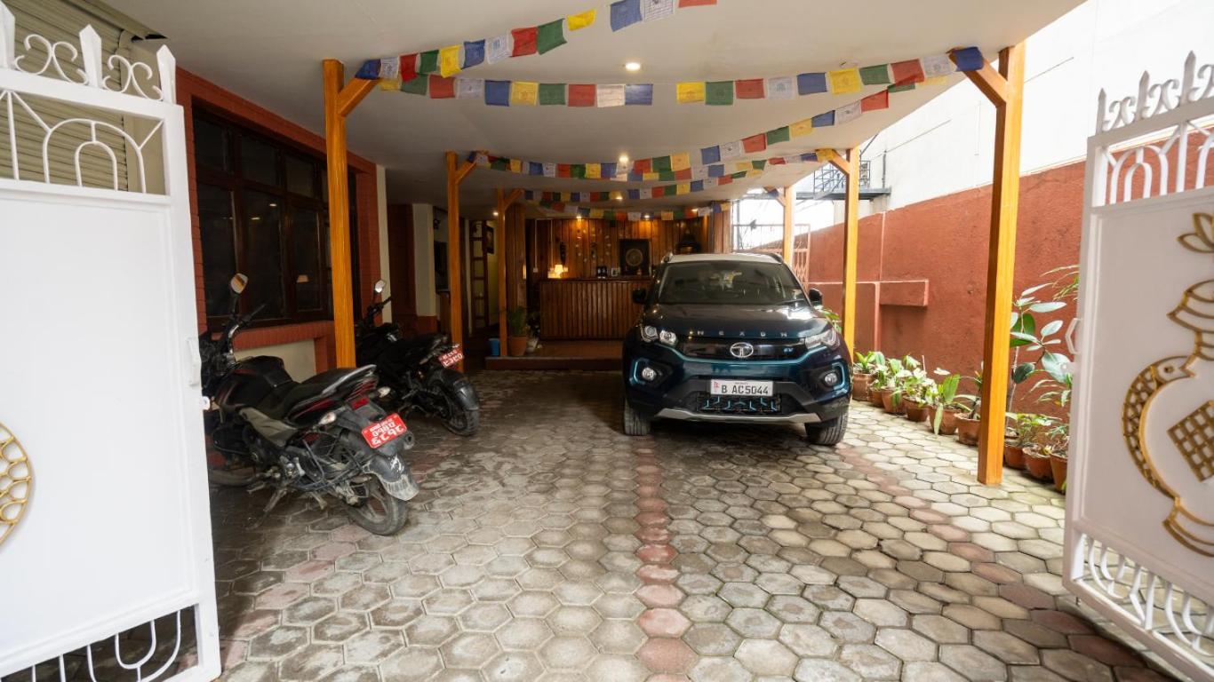 Hotel Shree Tara Катманду Экстерьер фото